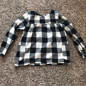 Girls black and white buffalo plaid shirt.